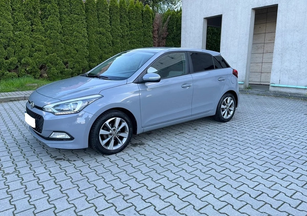 Hyundai i20 cena 35900 przebieg: 131000, rok produkcji 2015 z Stryków małe 497